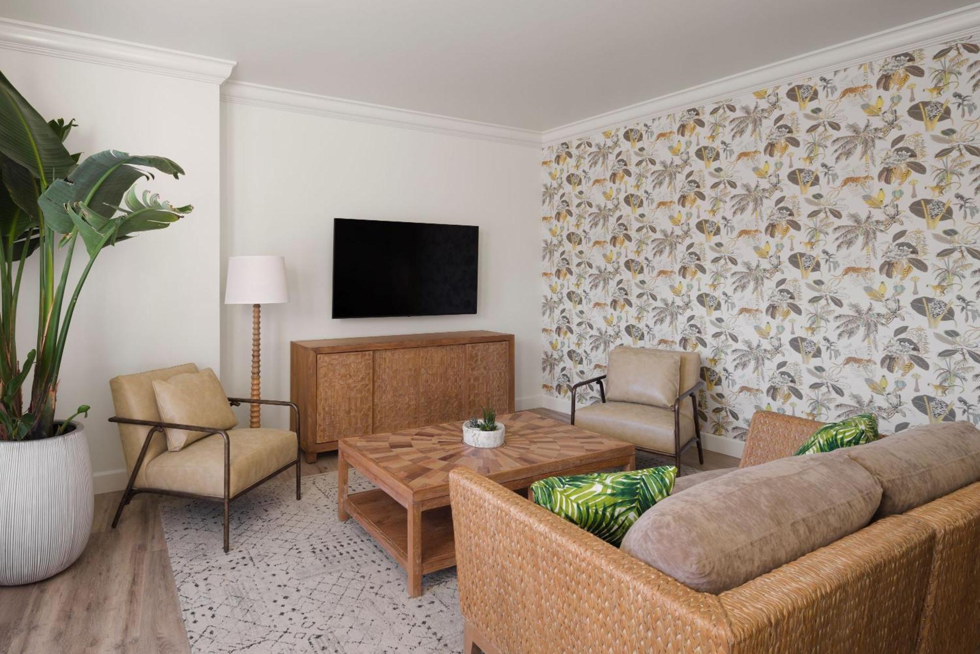 Tommy Bahama Miramonte &